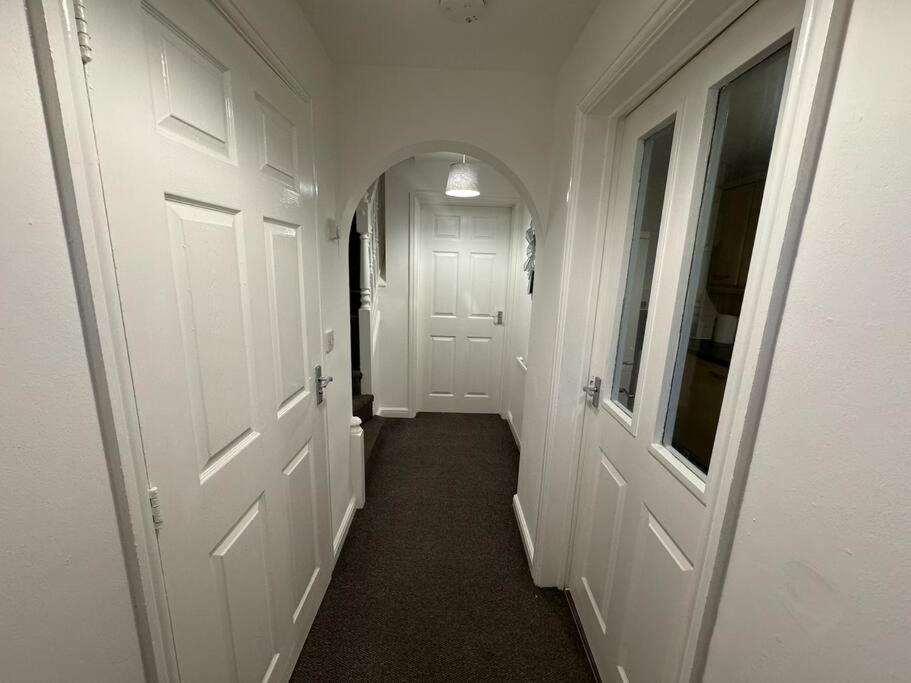 Modern Townhouse - 3 Bed 2.5 Bath 2 Private Gated Parking Villa Wellingborough Luaran gambar