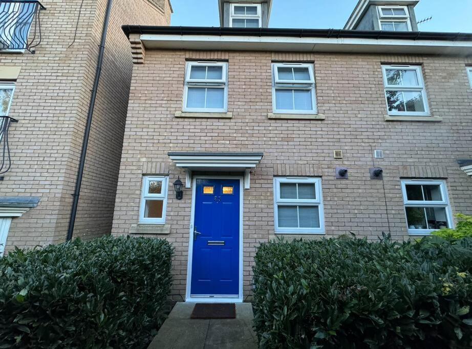 Modern Townhouse - 3 Bed 2.5 Bath 2 Private Gated Parking Villa Wellingborough Luaran gambar