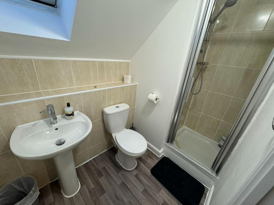 Modern Townhouse - 3 Bed 2.5 Bath 2 Private Gated Parking Villa Wellingborough Luaran gambar