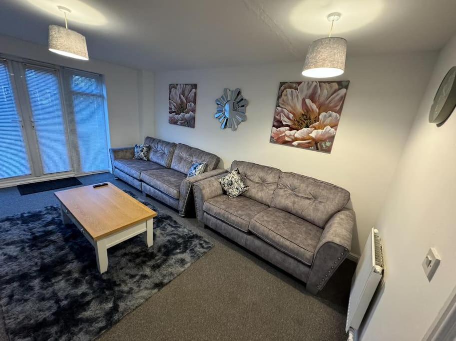 Modern Townhouse - 3 Bed 2.5 Bath 2 Private Gated Parking Villa Wellingborough Luaran gambar