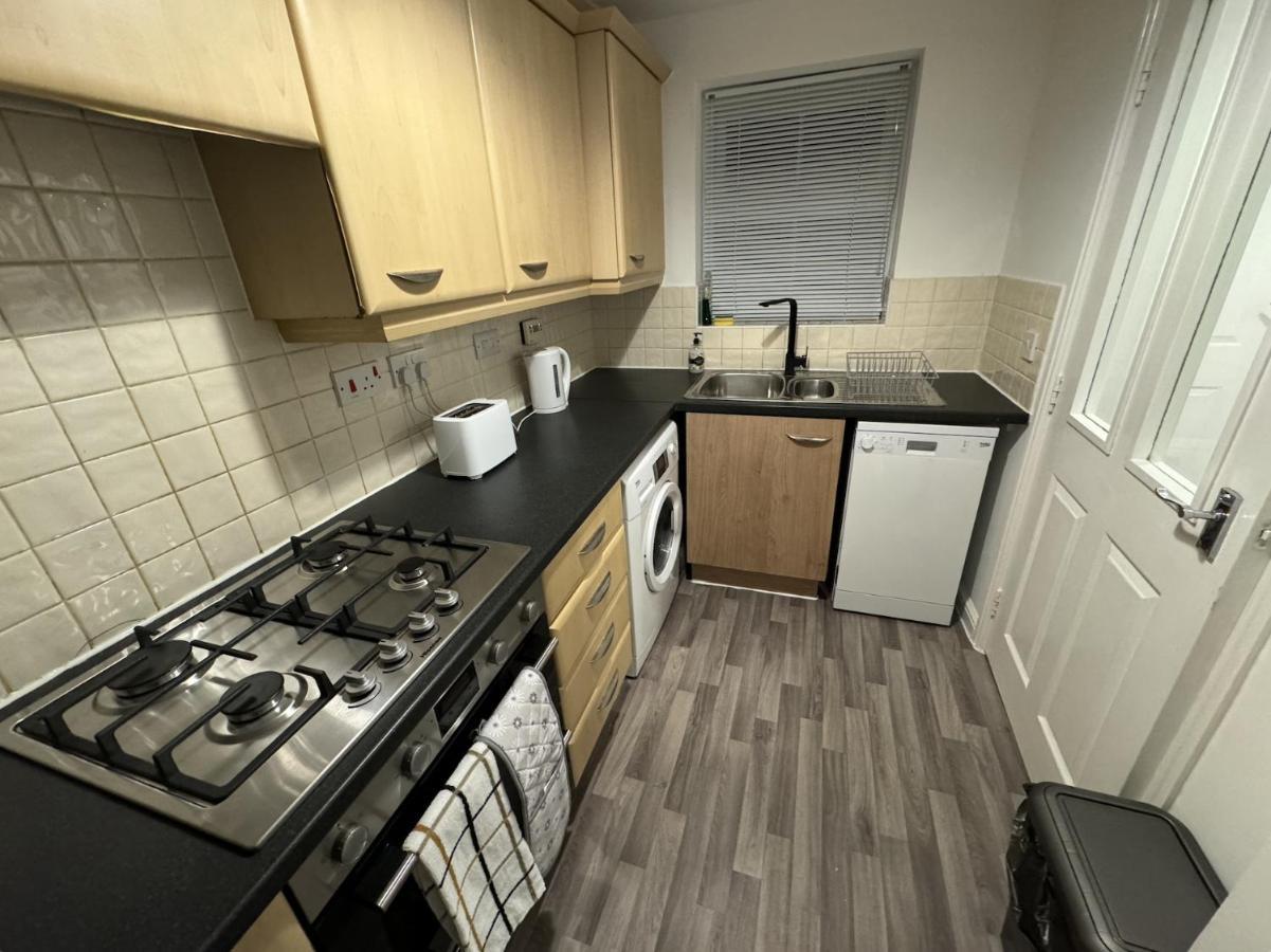 Modern Townhouse - 3 Bed 2.5 Bath 2 Private Gated Parking Villa Wellingborough Luaran gambar
