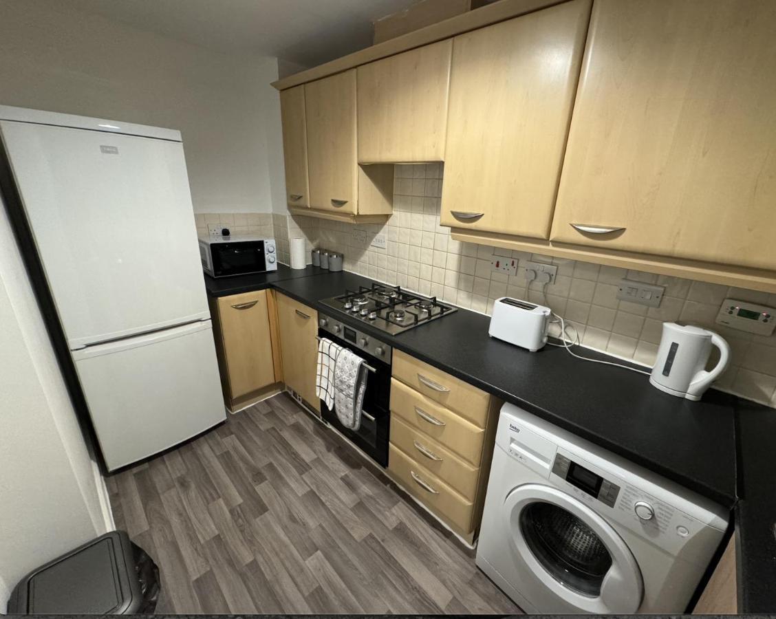 Modern Townhouse - 3 Bed 2.5 Bath 2 Private Gated Parking Villa Wellingborough Luaran gambar